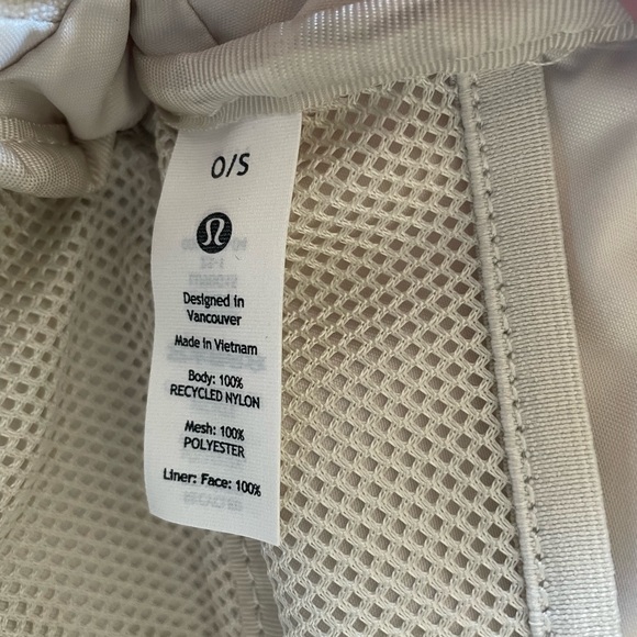 SOLD NWT White Opal Lululemon Everywhere Belt Bag - Picture 9 of 11